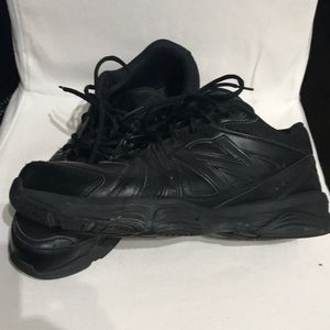 Black New Balance 519 trainers